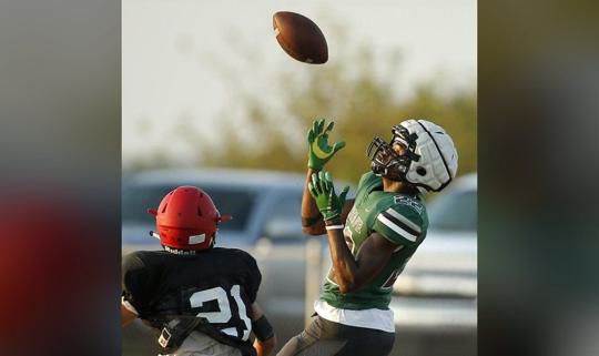 No. 5 Class 6AI: Edmond Santa Fe Wolves (6-2)